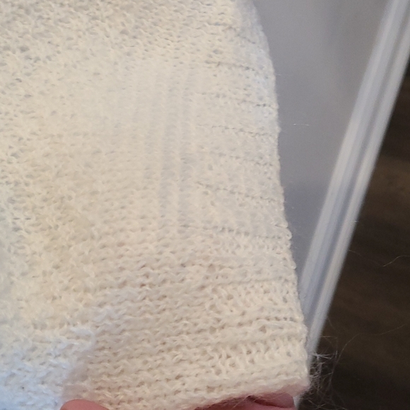 Hand knit off white sweater - Picture 5 of 6